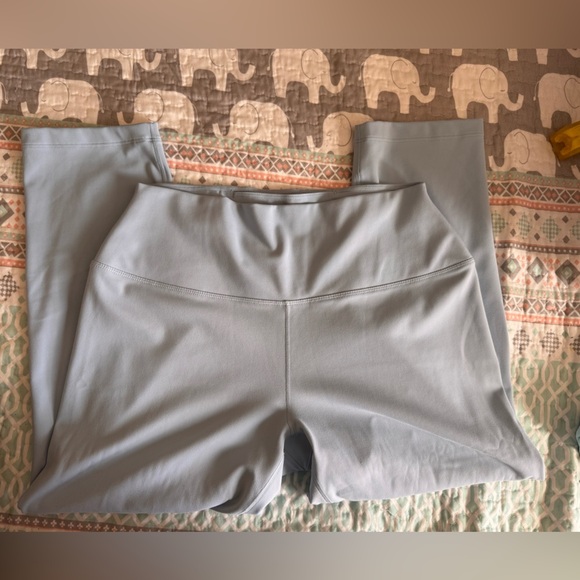 Nike Women's Light Blue Leggings - Picture 3 of 4